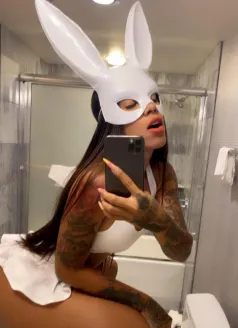  Кристи, 25, 